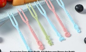 Garpu Buah Plastik